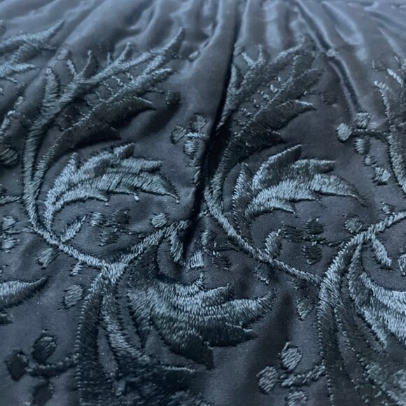 Vintage Embroidered Black floral Hand Bag clutch - Picture 2 of 9